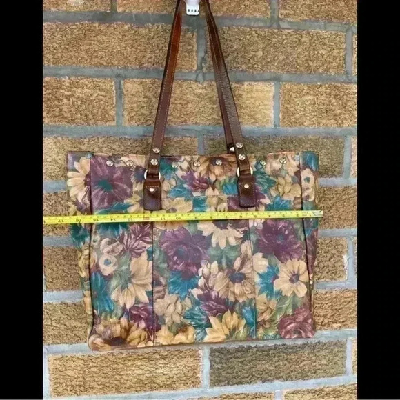 PATRICIA NASH FRESCO BOUQUET SOLARO
LEATHER TOTE - Picture 10 of 16